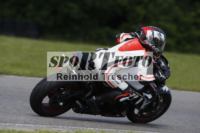 /Archiv-2024/29 12.06.2024 MOTO.CH Track Day ADR/Gruppe blau/64